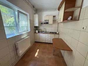 Apartament 3 camere decomandat in vila - imagine 6