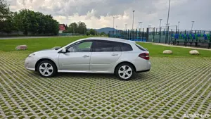 Renault Laguna 1.5DCI Navigație Mare Xenon jante 17 - imagine 3 Renault Laguna 1.5DCI Navigație Mare Xenon jante 17 - imagine 3