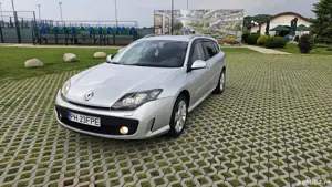Renault Laguna 1.5DCI Navigație Mare Xenon jante 17 - imagine 4 Renault Laguna 1.5DCI Navigație Mare Xenon jante 17 - imagine 4