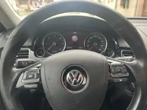Volkswagen Touareg 3.0 Diesel 2011 Tiptronic 8 viteze - imagine 8