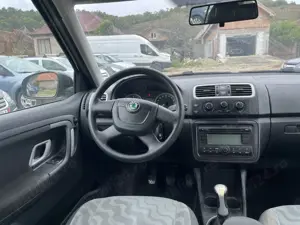 Skoda Fabia 1.2 Benzina Combi 2010 - imagine 8
