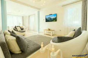 FILM 3D!Vila Prestige: design atemporal cu finisaje LUX,Santana de Mures