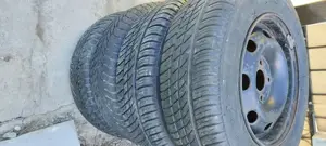 Vând 4 jenți auto cu anvelope 175x70xR13 all season