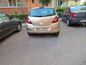 Opel corsa -comon galben