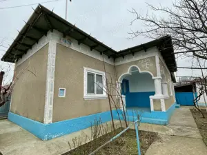 Vând casă com. Nufăru