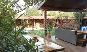 Duplex în Mosnita Noua situat în apropiere de drumul principal.