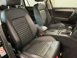 Volkswagen Passat - imagine 9