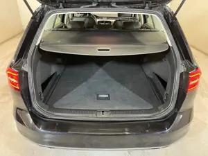 Volkswagen Passat - imagine 12