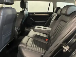 Volkswagen Passat - imagine 11