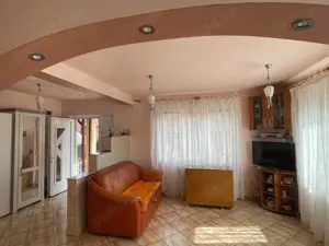 Direct proprietar! Casă cu 7 camere, garaj, curte cu flori și pomi fructiferi   Florești, Str.Horea - imagine 4