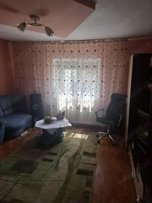 Casă în comuna Săvârșin  - imagine 7