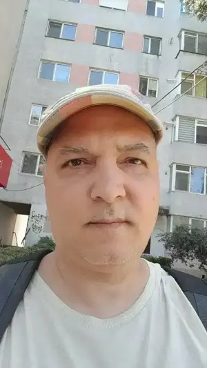 ofer companie intimă doamnelor sau domnișoarelor majore