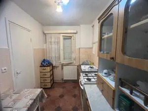 Caransebes, 4 Cam., Dec., Et., 2, Zona Nord - imagine 8