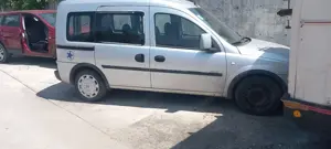 Vând masina defecta