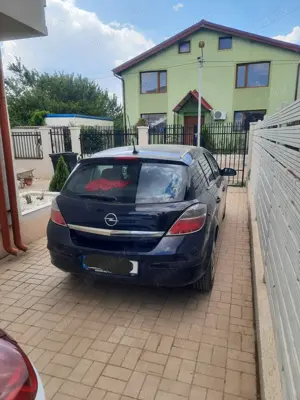 Opel Astra H 2009 1.6 benzina automata - imagine 2