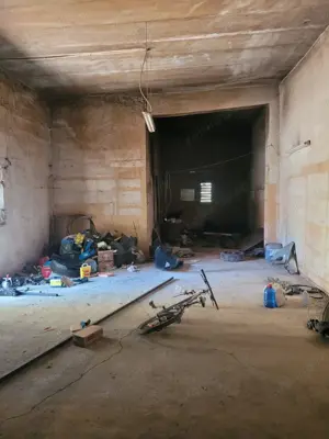 Închiriez spațiu depozitare sau service