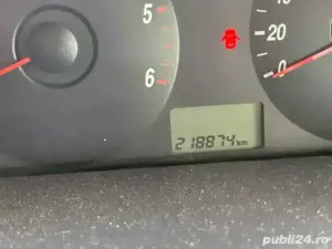 Vand  Hyundai Elantra - imagine 9