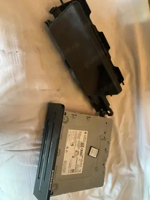 Unitate media navigatie si display audi a4 b9