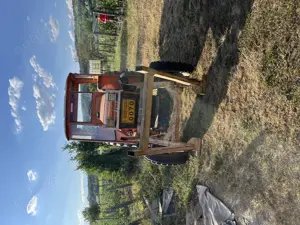 Tractor Renault 560 - imagine 7