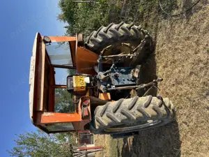 Tractor Renault 560 - imagine 9