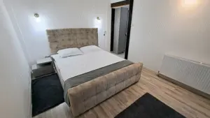 Vand Casa  Afacere Motel-Pensiune situat Pitesti Geamana Strada Primaveri nr 1B - imagine 6