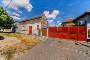 Apartament cu 2 camere de vanzare - curte comuna