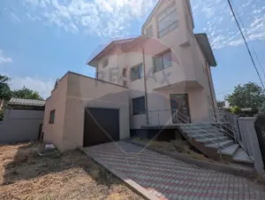 Casă / Vilă cu 9 camere de vânzare în zona Ultracentral