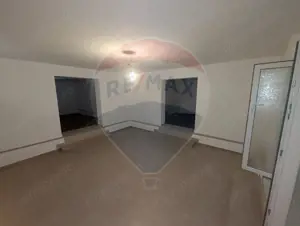 Casă / Vilă cu 9 camere de vânzare în zona Ultracentral - imagine 7 Casă / Vilă cu 9 camere de vânzare în zona Ultracentral - imagine 7