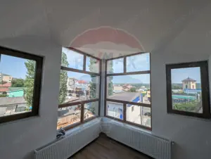 Casă / Vilă cu 9 camere de vânzare în zona Ultracentral - imagine 2 Casă / Vilă cu 9 camere de vânzare în zona Ultracentral - imagine 2