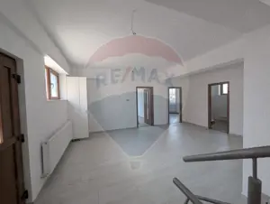 Casă / Vilă cu 9 camere de vânzare în zona Ultracentral - imagine 6 Casă / Vilă cu 9 camere de vânzare în zona Ultracentral - imagine 6