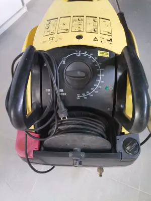 Aparat de spălat cu apă caldă sub presiune Karcher  - imagine 2