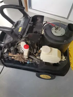 Aparat de spălat cu apă caldă sub presiune Karcher  - imagine 4