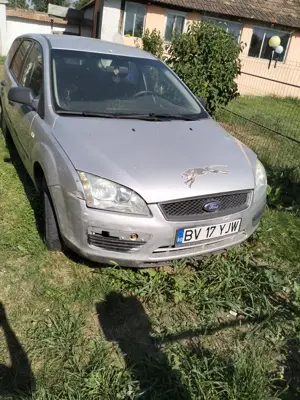 Vînd Ford focus - imagine 3