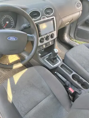 Vînd Ford focus - imagine 9