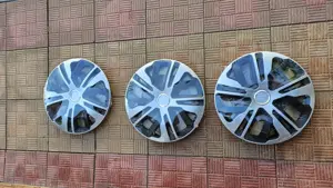 Capace roti model Raven II cu inel cromat 15