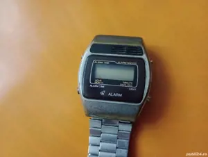 Ceas electronic din Hong Kong, funcțional,din anul 1981 - imagine 2