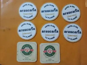 8 Coastere de pus pahare pe ele