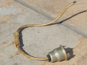 Soclu fasung pentru bec mic auto 8-12 V - imagine 2