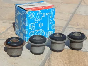 Set bucse brat inferior suspensie fata McQuay-Norris Ford Aerostar noi - imagine 4