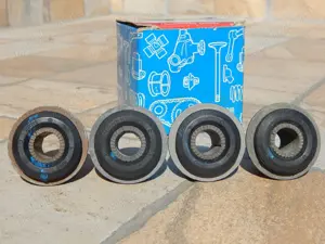 Set bucse brat inferior suspensie fata McQuay-Norris Ford Aerostar noi - imagine 2