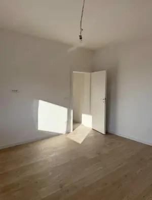 Apartament 3 camere decomandat  46 mp  curte proprie 2 locuri de parcare  Zona Calea Urseni - imagine 4