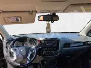 Mitsubishi Outlander PHEV 4x4 sau variante dubiță 8+1 locuri și diferență - imagine 5