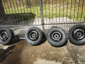 Vând roti iarnă (cauciucuri +jante)