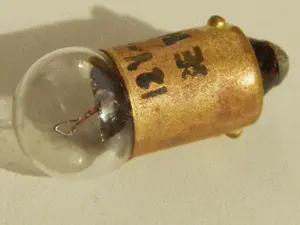 Bec mic cu filament 12 Volti 3 Watti tip SE 7483 - imagine 6