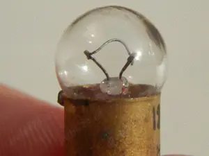 Bec mic cu filament 12 Volti 3 Watti tip SE 7483 - imagine 3