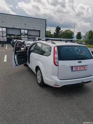 Ford Focus 2011  - imagine 6