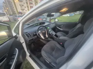 Vând Toyota Prius - imagine 4