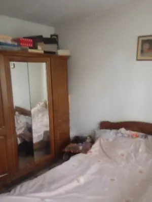 Persoană fizică vând apartament cu 3 camere decomandate zona Alexandru cel Bun etajul 2 10  - imagine 3