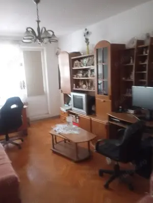 Persoană fizică vând apartament cu 3 camere decomandate zona Alexandru cel Bun etajul 2 10  - imagine 4