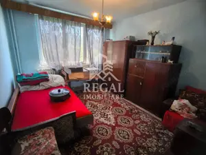 Apartament cu trei camere de vânzare in zona Micro 4